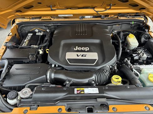 Used 2014 Jeep Wrangler Unlimited Sport w/ Quick Order Package 24S image 14