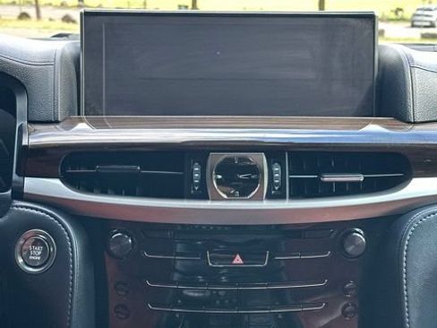 Used 2020 Lexus LX 570 4WD w/ Sport Package image 40