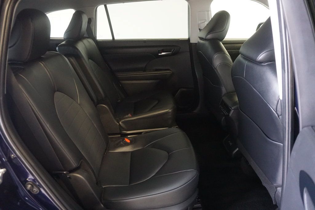 Certified 2025 Toyota Highlander XLE FWD image 25