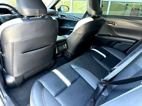 Used 2025 Toyota Camry SE w/ Convenience Package FWD image 19