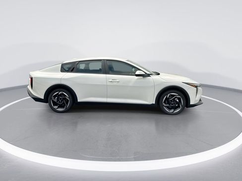 New 2025 Kia K4 EX image 9