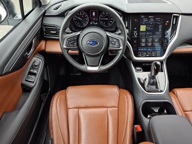 Used 2025 Subaru Outback Premium AWD/4WD image 12