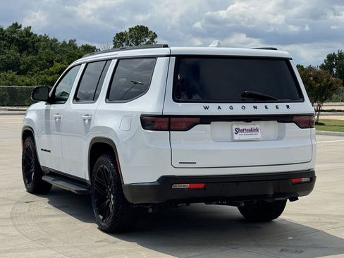Used 2023 Jeep Wagoneer Series II AWD/4WD image 4