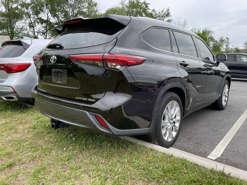 Used 2020 Toyota Highlander Limited AWD/4WD image 4