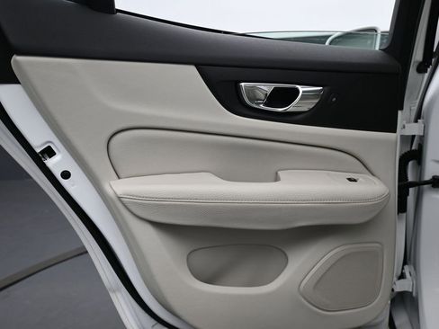 Used 2019 Volvo S60 T5 Momentum w/ Premium Package FWD image 20