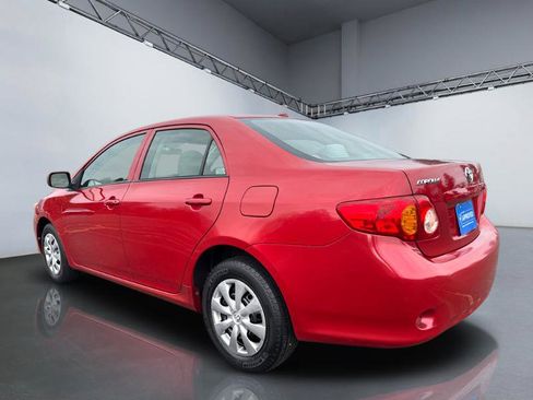 Used 2010 Toyota Corolla LE image 4