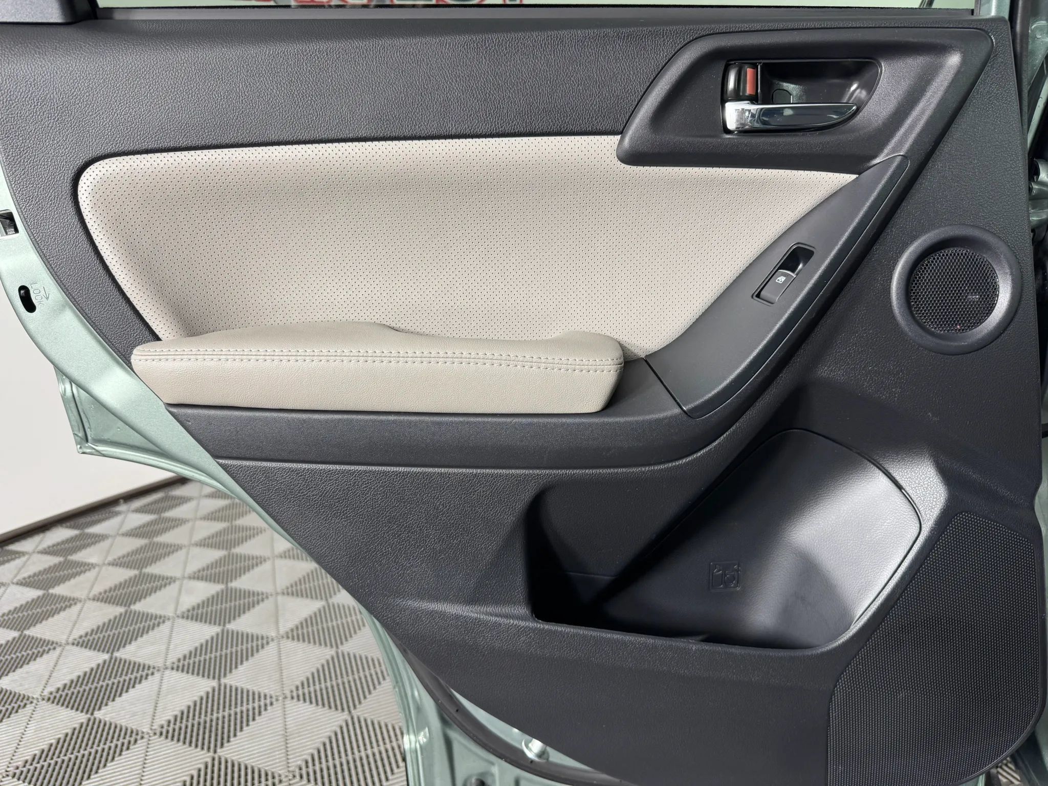 Used 2018 Subaru Forester 2.5i Limited AWD/4WD image 43