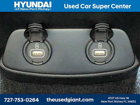 Used 2019 Hyundai Santa Fe SE w/ Cargo Package image 16