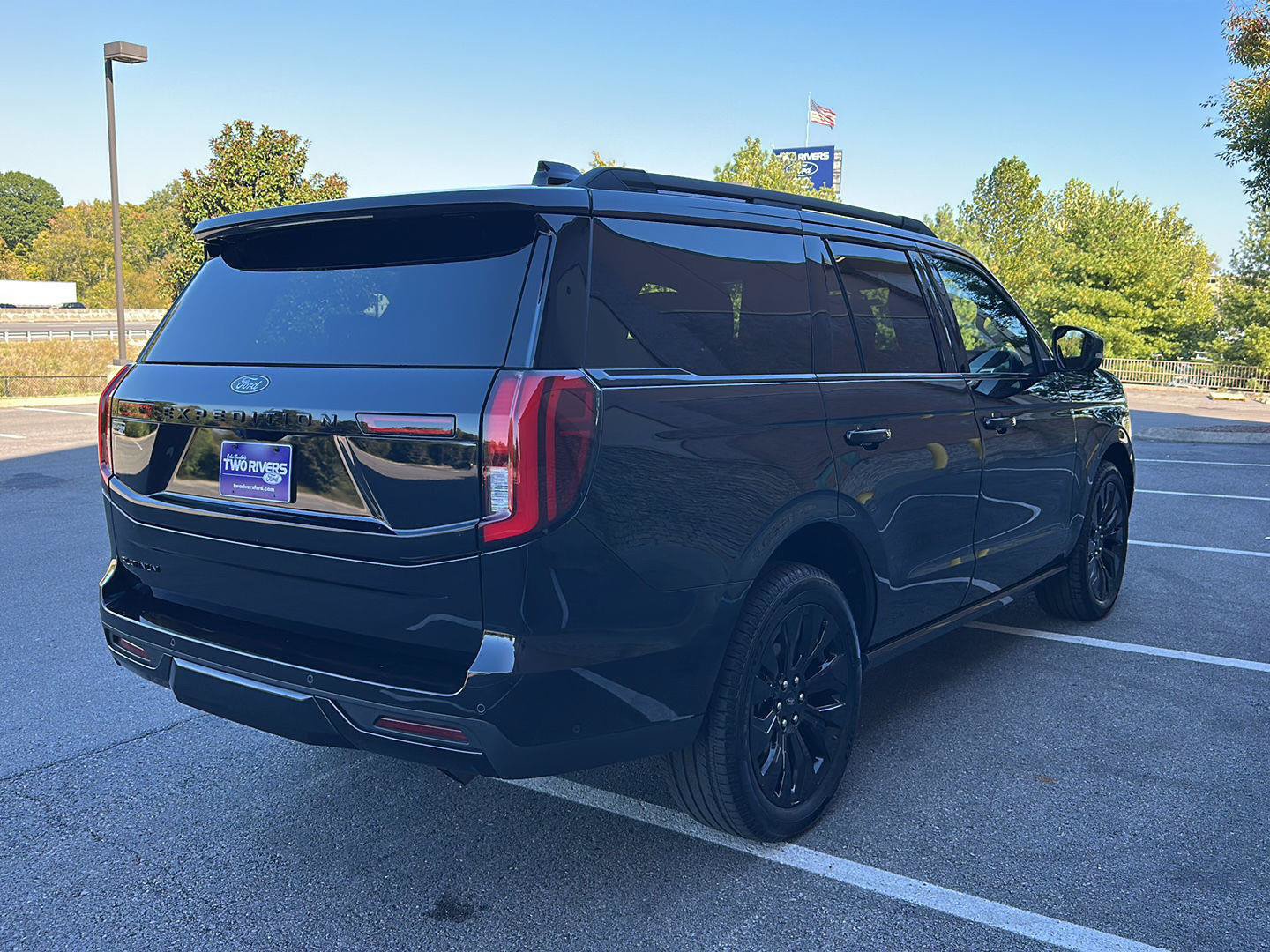 Certified 2025 Ford Expedition Platinum w/ Stealth Appearance Package AWD/4WD image 5