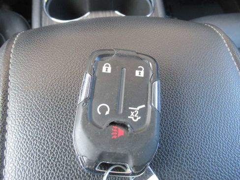 Used 2023 GMC Acadia SLT image 36