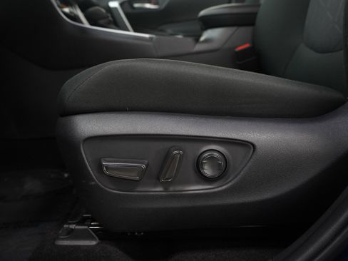 Used 2025 Toyota RAV4 XLE w/ Convenience Package image 22