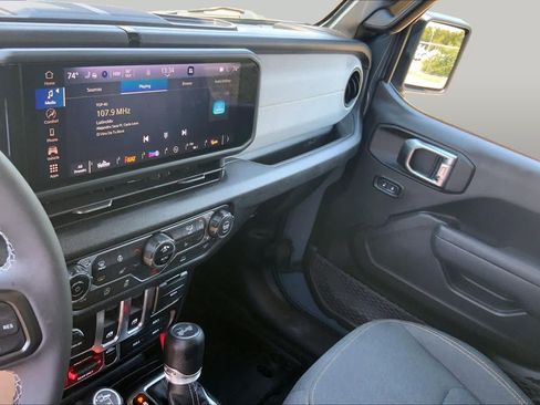 Used 2025 Jeep Wrangler Sport AWD/4WD image 6