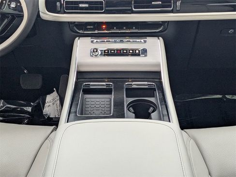 Used 2025 Lincoln Aviator Reserve w/ Equipment Group 201A image 20