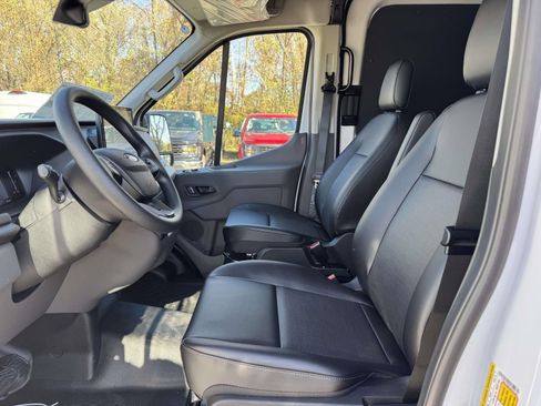 New 2026 Ford Transit 250 148 Medium Roof w/ Load Area Protection Package RWD image 10