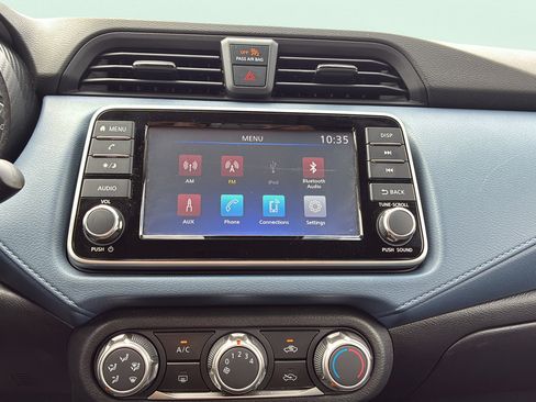 Used 2025 Nissan Versa SV FWD image 28