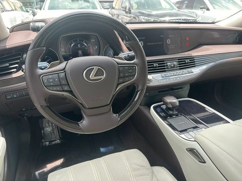 Used 2018 Lexus LS 500 RWD image 18