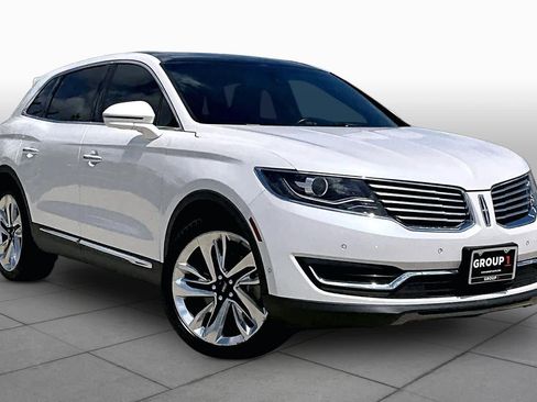 Used 2018 Lincoln MKX Reserve w/ Driver Assistance Package FWD image 3