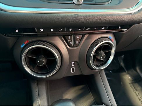 Used 2020 Chevrolet Blazer LT AWD/4WD image 26