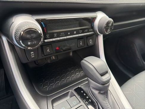 Used 2025 Toyota RAV4 XLE w/ Convenience Package image 24