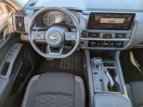New 2026 Nissan Pathfinder S image 9