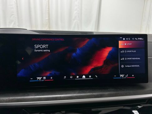 Used 2025 BMW X7 M60i w/ Climate Comfort Package AWD/4WD image 15
