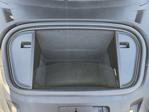Certified 2025 Porsche Taycan RWD image 30