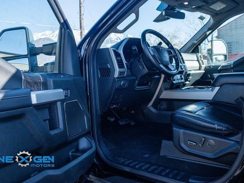 Used 2019 Ford F350 Lariat w/ Lariat Ultimate Package AWD/4WD image 11