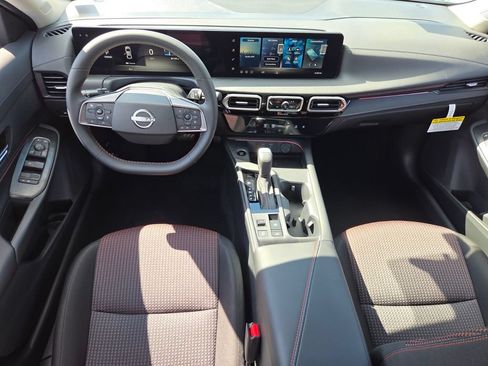 New 2026 Nissan Sentra SR FWD image 6