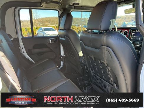 Used 2023 Jeep Gladiator Rubicon w/ Trailer Tow Package image 24