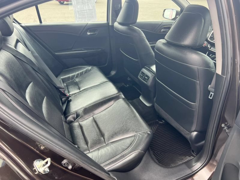 Used 2017 Honda Accord EX-L image 9