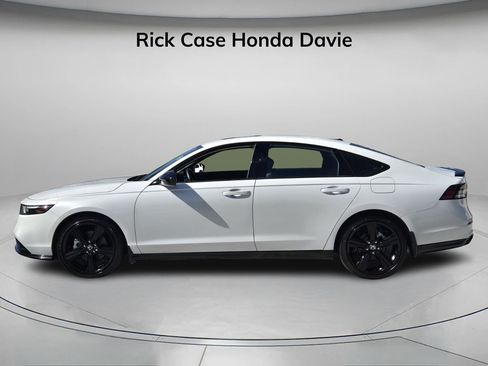 Used 2025 Honda Accord Sport image 4