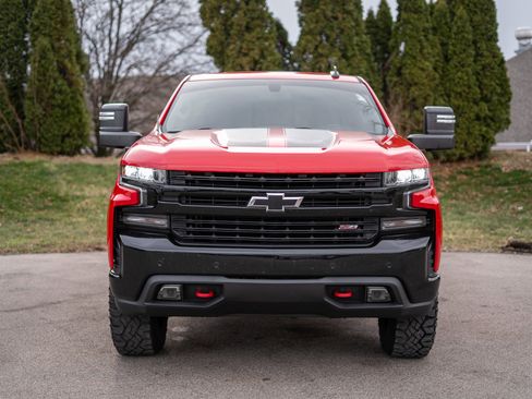 Used 2021 Chevrolet Silverado 1500 LT Trail Boss w/ Convenience Package II image 2