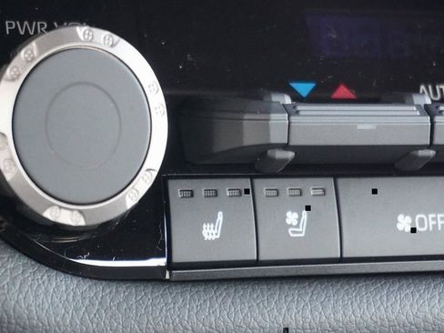 New 2025 Toyota Tundra Limited image 29