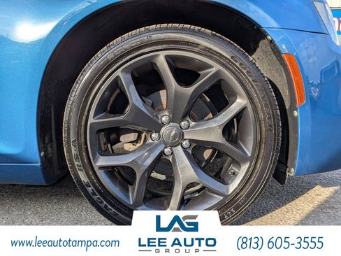 Used 2021 Chrysler 300 Touring w/ Sport Appearance Package image 10