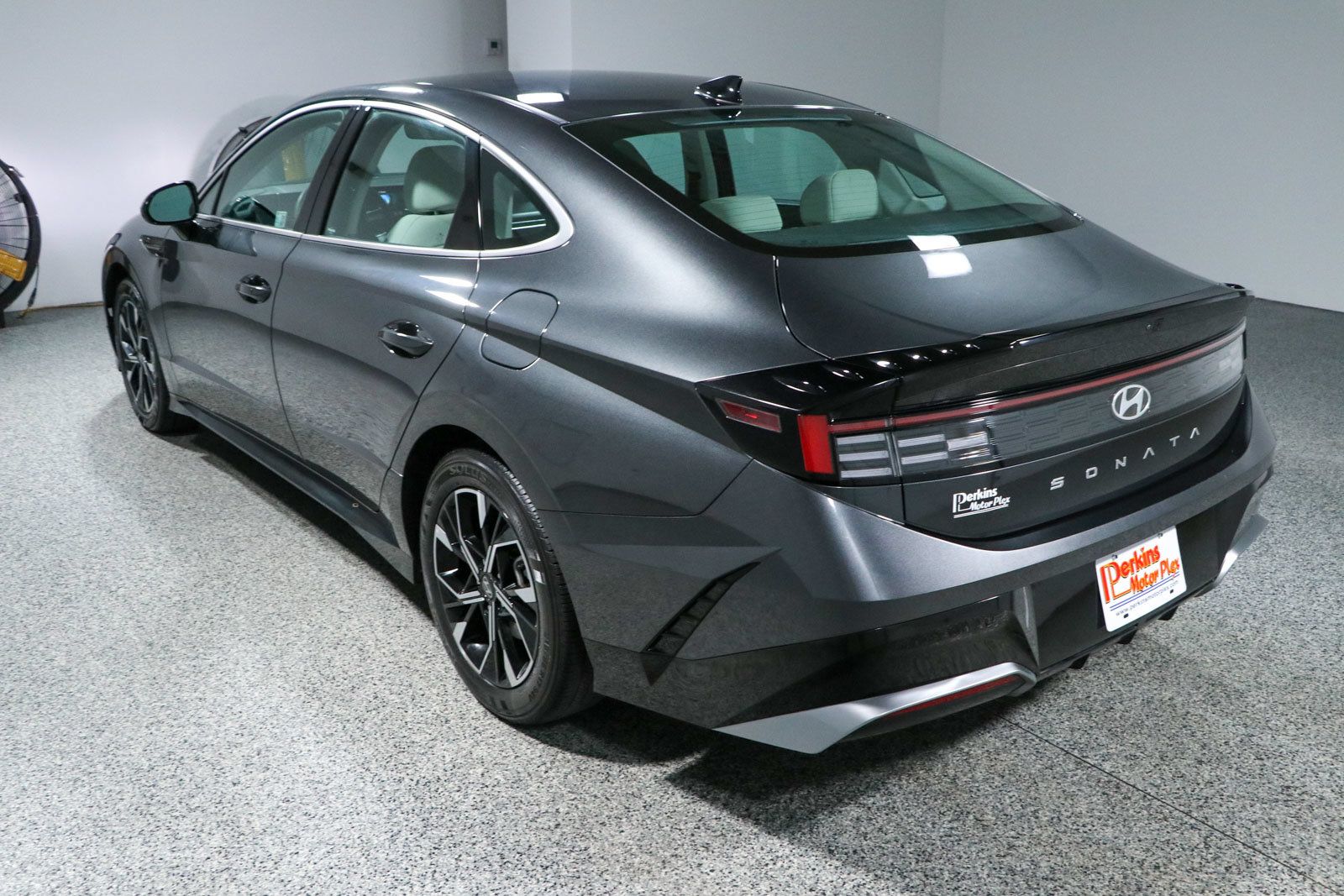 Used 2025 Hyundai Sonata SEL FWD image 9
