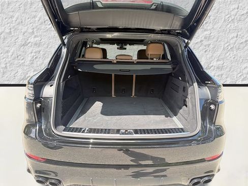 Used 2023 Porsche Cayenne GTS AWD/4WD image 12