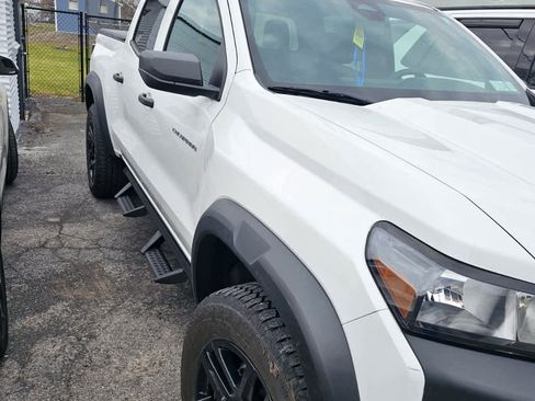 Used 2024 Chevrolet Colorado Trail Boss AWD/4WD image 2