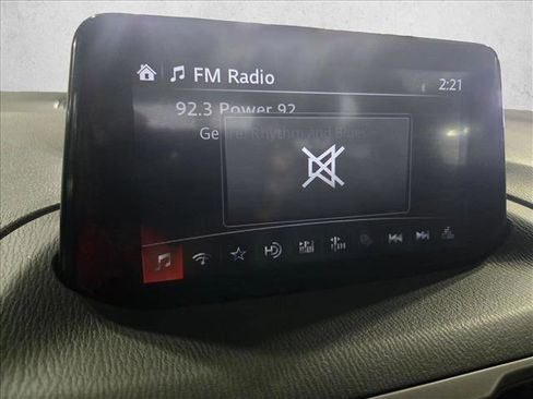 Used 2018 MAZDA MAZDA3 Touring FWD image 21