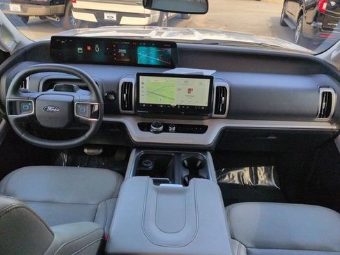 Used 2025 Ford Expedition Max Active AWD/4WD image 15