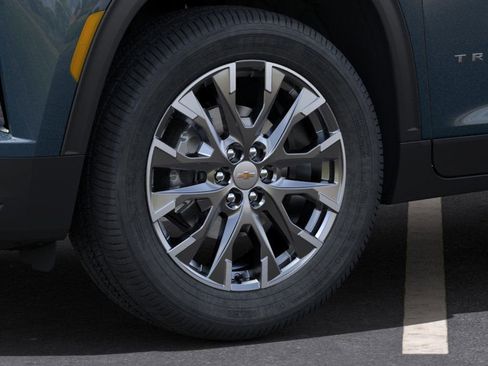 New 2025 Chevrolet Traverse LT w/ Sun and Wheel Package image 9