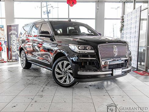 Used 2024 Lincoln Navigator L Reserve image 4