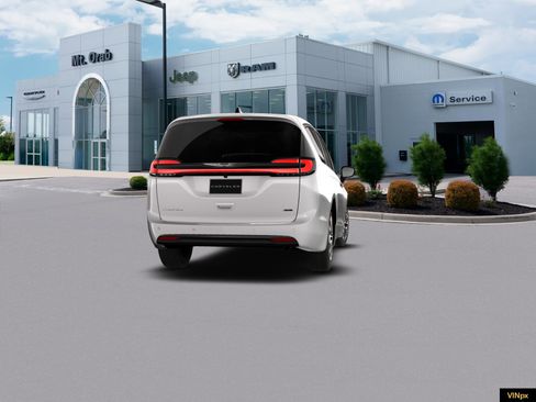 New 2026 Chrysler Pacifica Select image 15