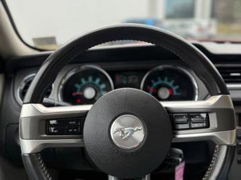 Used 2010 Ford Mustang Coupe image 16