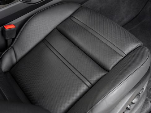 Certified 2025 Porsche Cayenne S AWD/4WD image 43