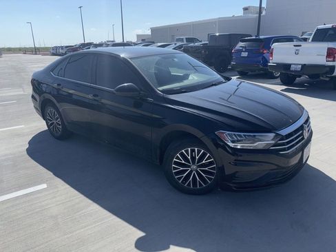Used 2021 Volkswagen Jetta SE FWD image 4
