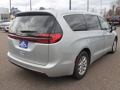 Used 2024 Chrysler Pacifica Touring-L