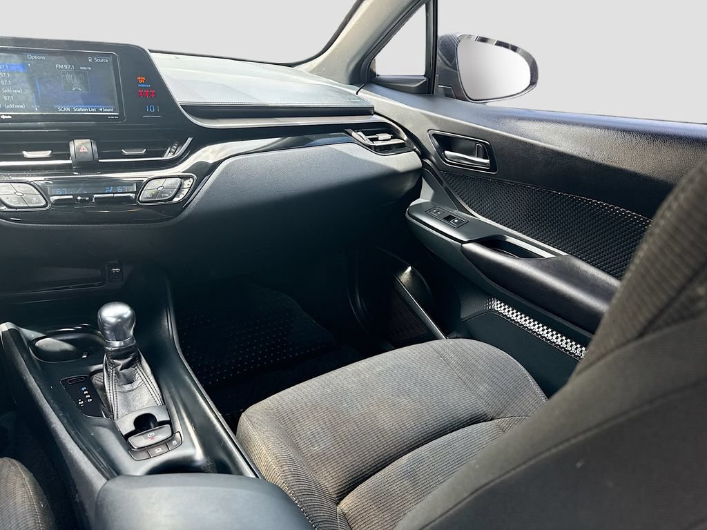Used 2018 Toyota C-HR XLE FWD image 22