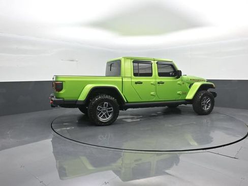 Used 2025 Jeep Gladiator Mojave w/ Convenience Group AWD/4WD image 8