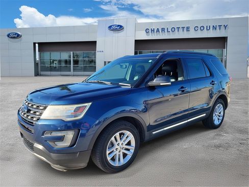 Used 2017 Ford Explorer XLT w/ Equipment Group 202A image 2