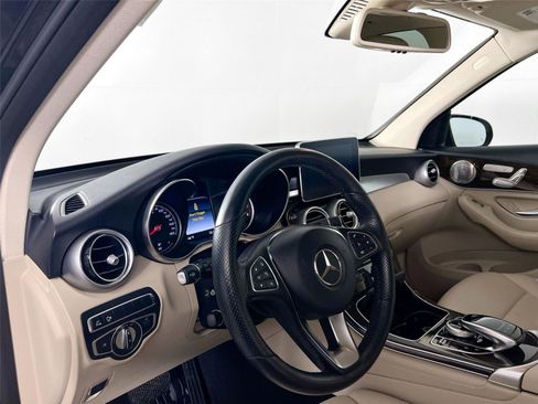 Used 2018 Mercedes-Benz GLC 300 4MATIC image 10